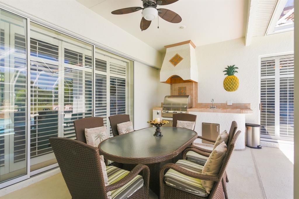 Active With Contract: $949,900 (4 beds, 4 baths, 3294 Square Feet)