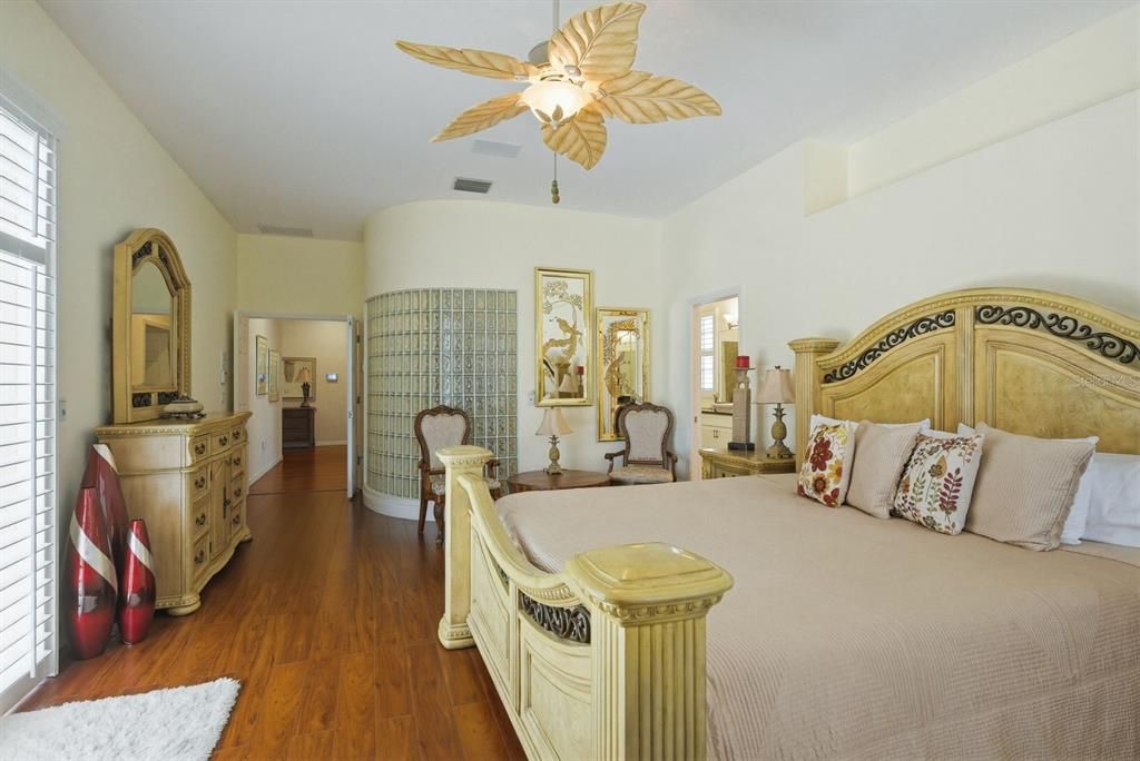 Active With Contract: $949,900 (4 beds, 4 baths, 3294 Square Feet)