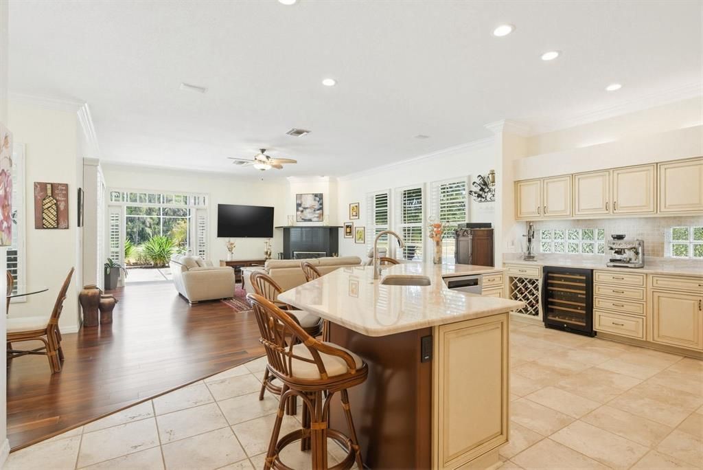Active With Contract: $949,900 (4 beds, 4 baths, 3294 Square Feet)