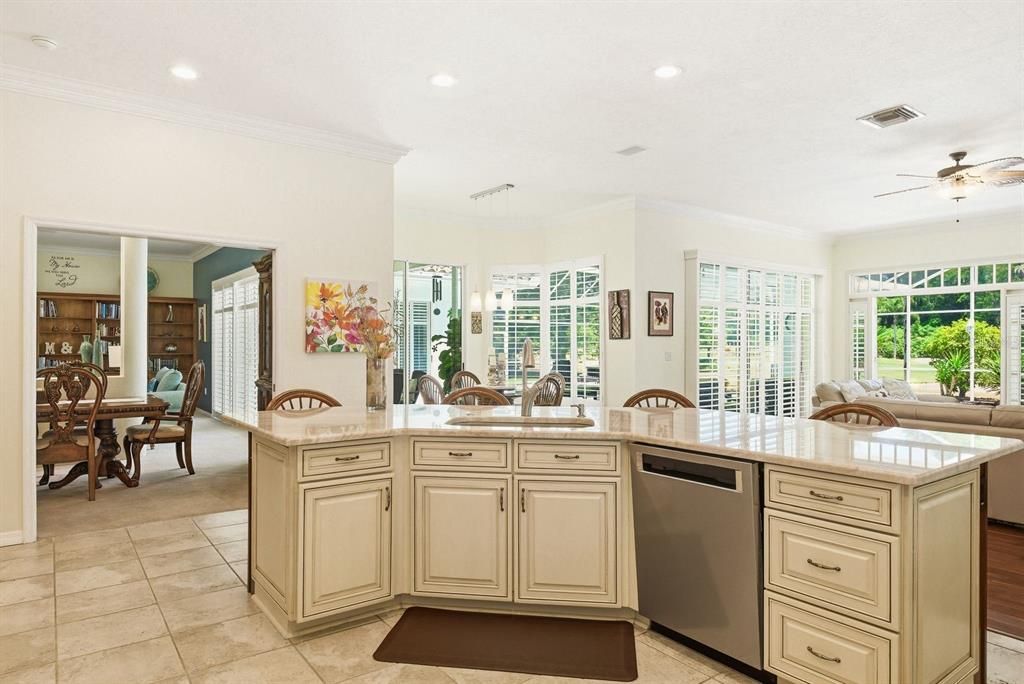 Active With Contract: $949,900 (4 beds, 4 baths, 3294 Square Feet)