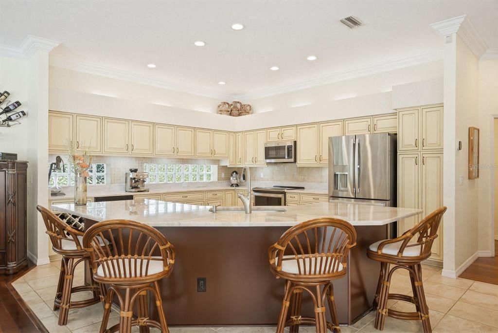 Active With Contract: $949,900 (4 beds, 4 baths, 3294 Square Feet)