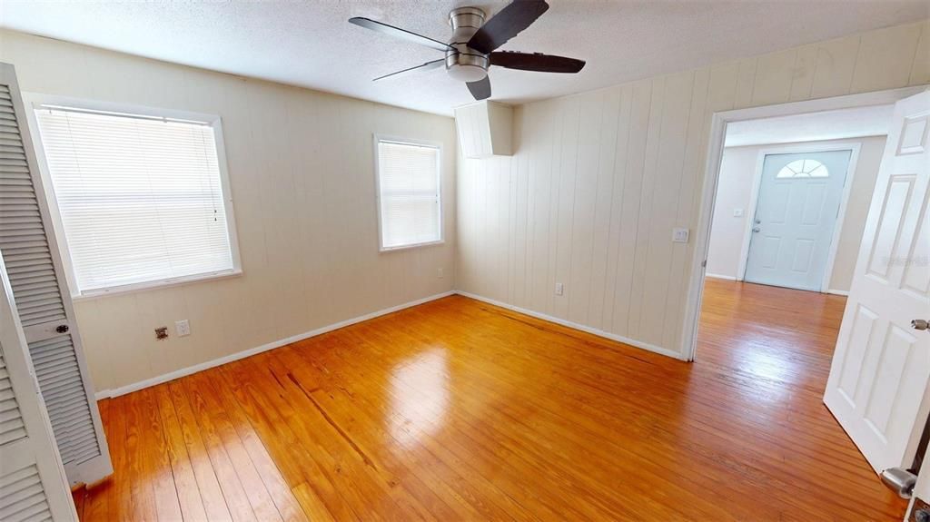 For Sale: $219,900 (3 beds, 1 baths, 1226 Square Feet)