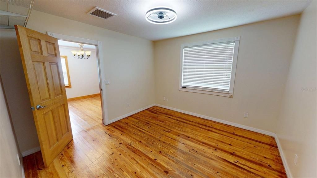 For Sale: $219,900 (3 beds, 1 baths, 1226 Square Feet)