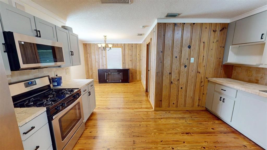 For Sale: $219,900 (3 beds, 1 baths, 1226 Square Feet)