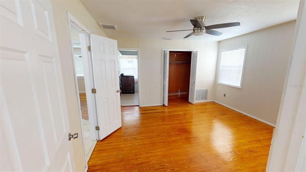 For Sale: $219,900 (3 beds, 1 baths, 1226 Square Feet)