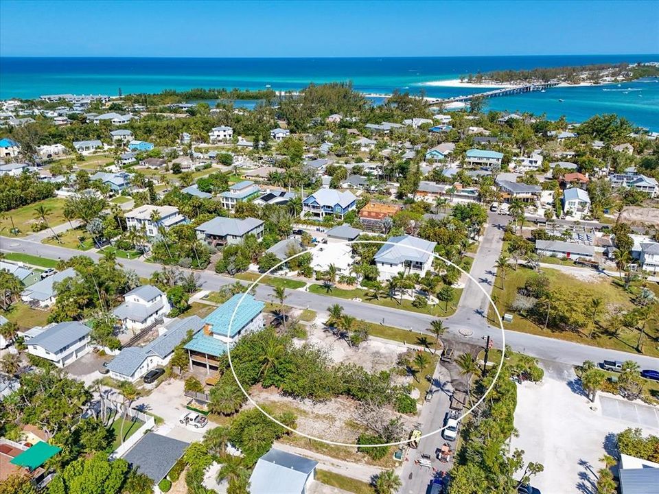 待售: $760,000 (0.14 acres)