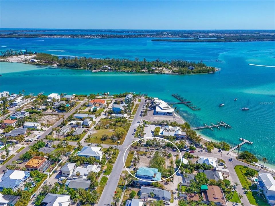 待售: $760,000 (0.14 acres)