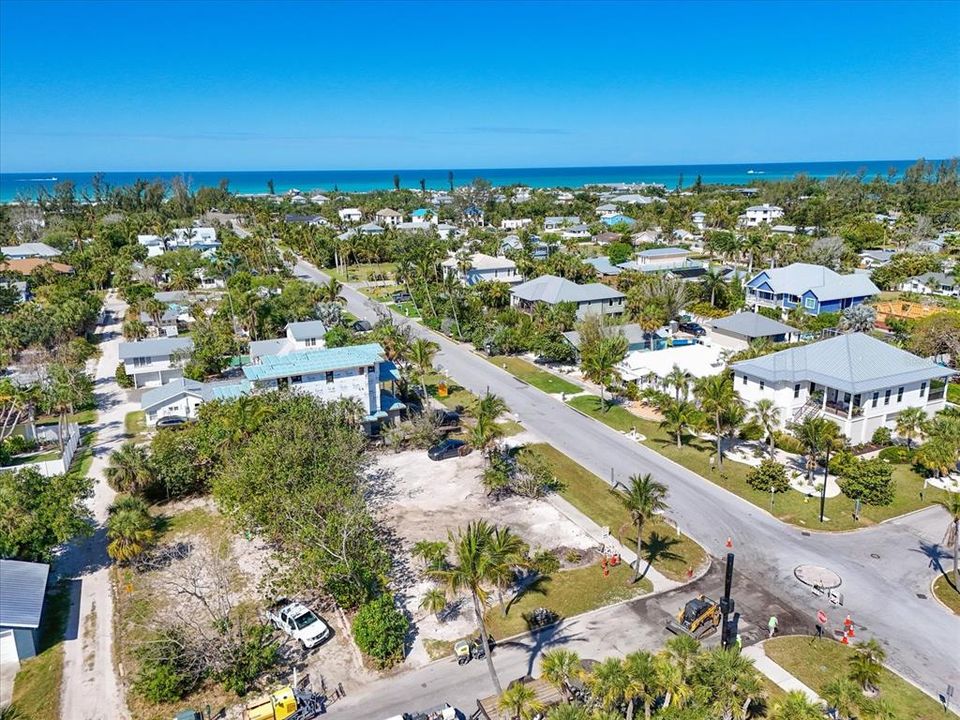待售: $760,000 (0.14 acres)