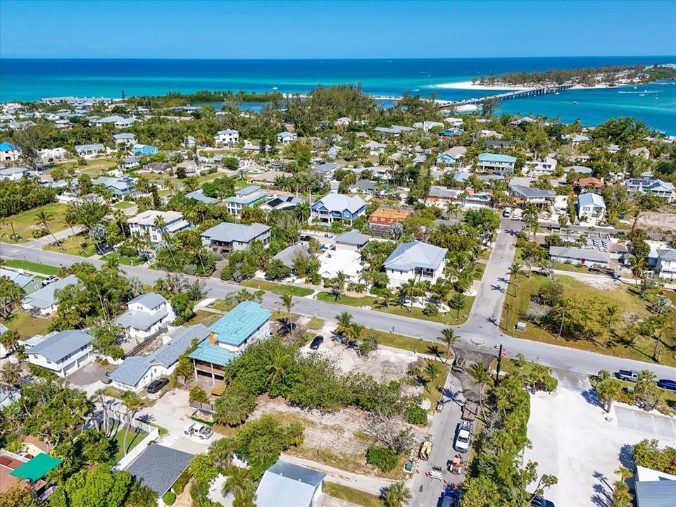 待售: $760,000 (0.14 acres)