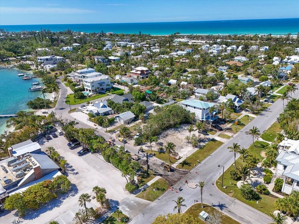 待售: $760,000 (0.14 acres)