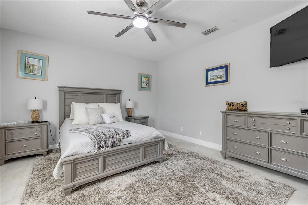 For Sale: $1,089,999 (3 beds, 2 baths, 3034 Square Feet)