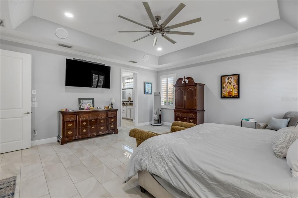 For Sale: $1,089,999 (3 beds, 2 baths, 3034 Square Feet)