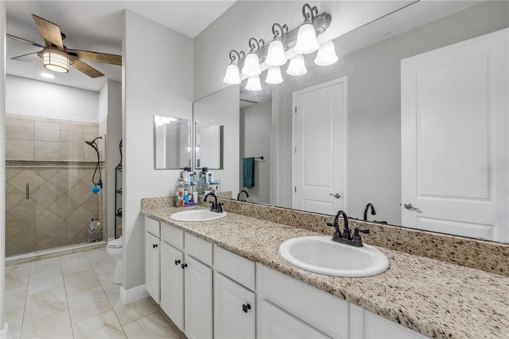 For Sale: $1,089,999 (3 beds, 2 baths, 3034 Square Feet)