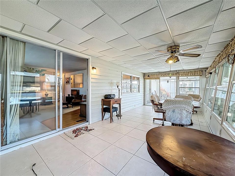 Active With Contract: $159,900 (2 beds, 2 baths, 936 Square Feet)