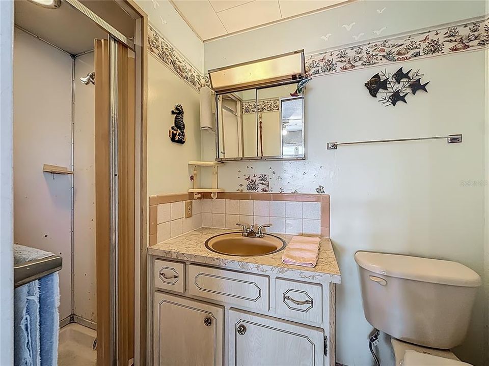 Active With Contract: $159,900 (2 beds, 2 baths, 936 Square Feet)