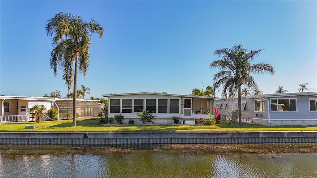 Active With Contract: $159,900 (2 beds, 2 baths, 936 Square Feet)