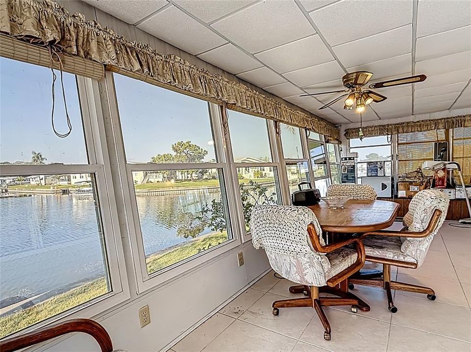 Active With Contract: $159,900 (2 beds, 2 baths, 936 Square Feet)