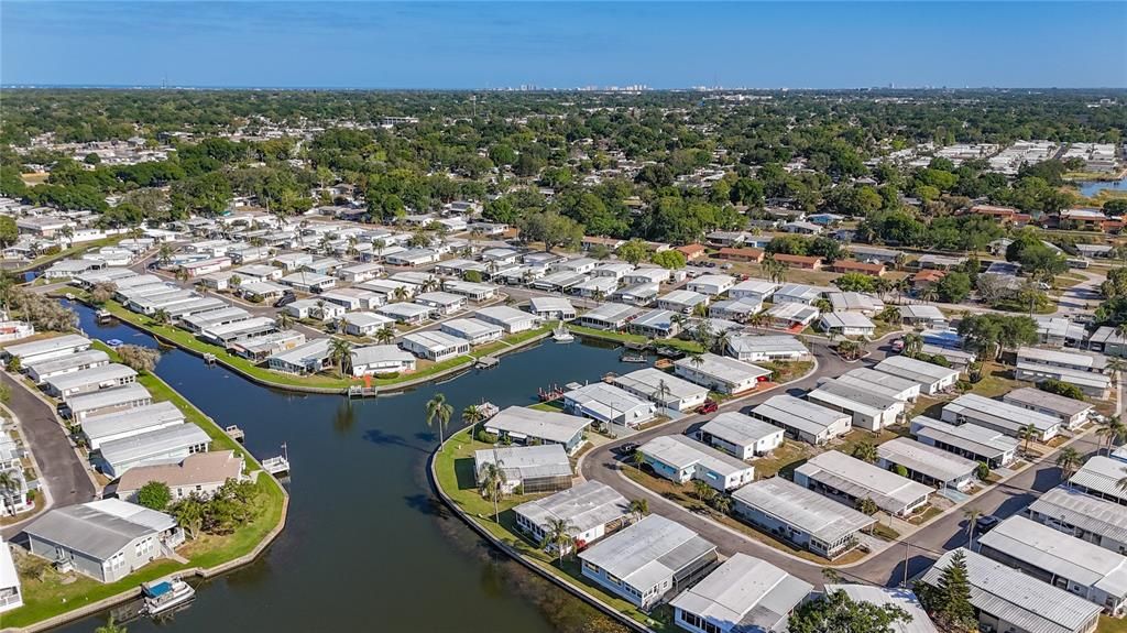 Active With Contract: $159,900 (2 beds, 2 baths, 936 Square Feet)