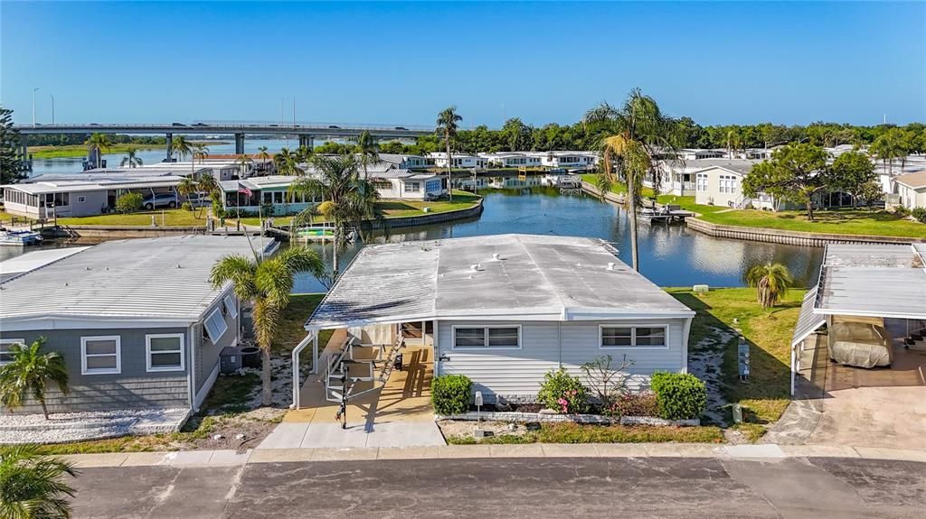 Active With Contract: $159,900 (2 beds, 2 baths, 936 Square Feet)