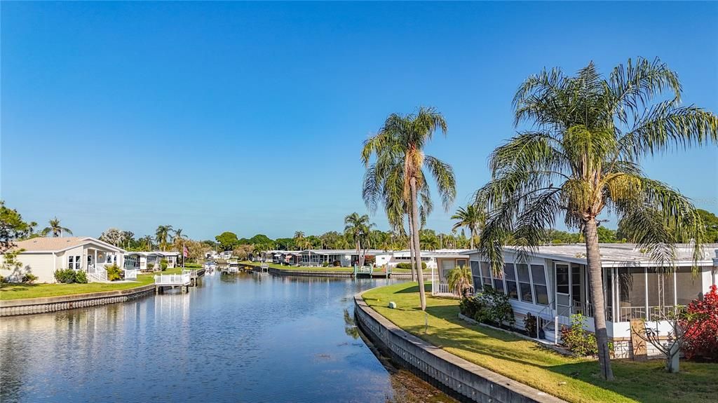 Active With Contract: $159,900 (2 beds, 2 baths, 936 Square Feet)
