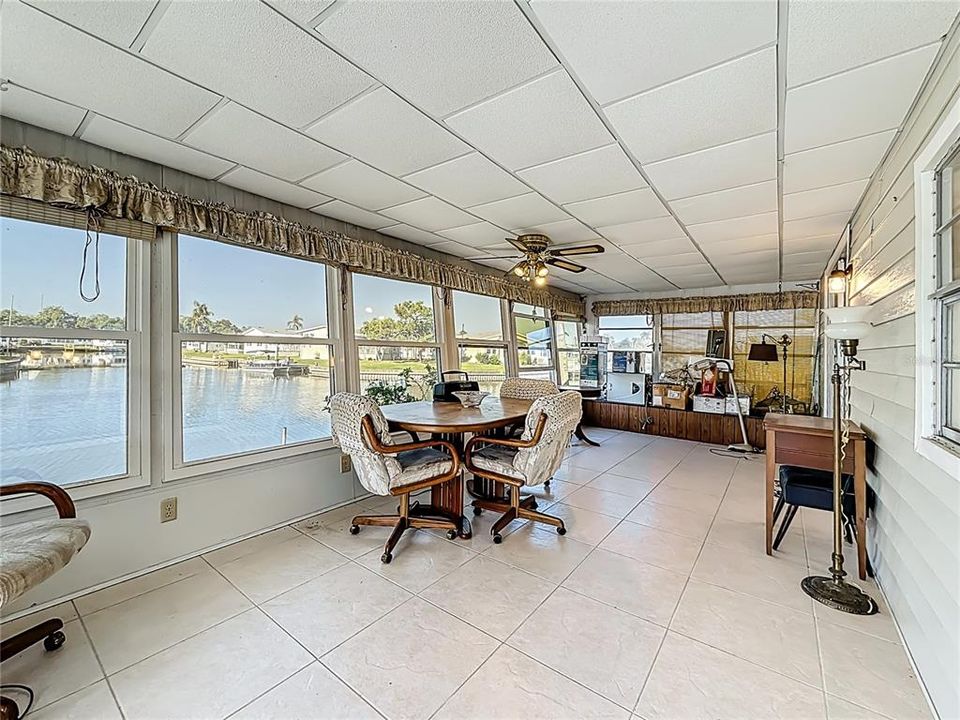Active With Contract: $159,900 (2 beds, 2 baths, 936 Square Feet)