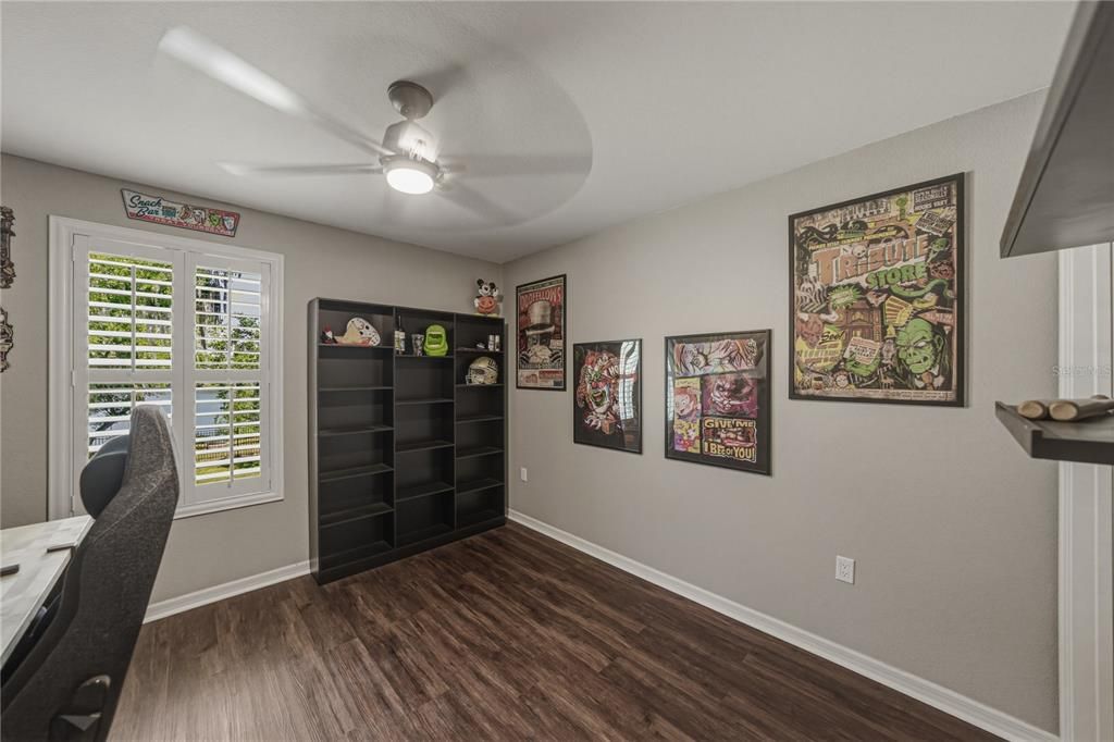 Под контрактом: $469,000 (4 спален, 2 ванн, 2388 Квадратных фут)