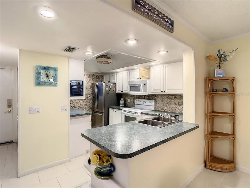 В аренду: $3,200 (2 спален, 2 ванн, 1025 Квадратных фут)