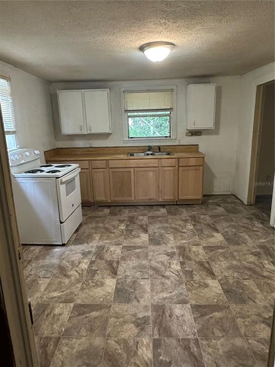 For Sale: $50,000 (2 beds, 1 baths, 716 Square Feet)
