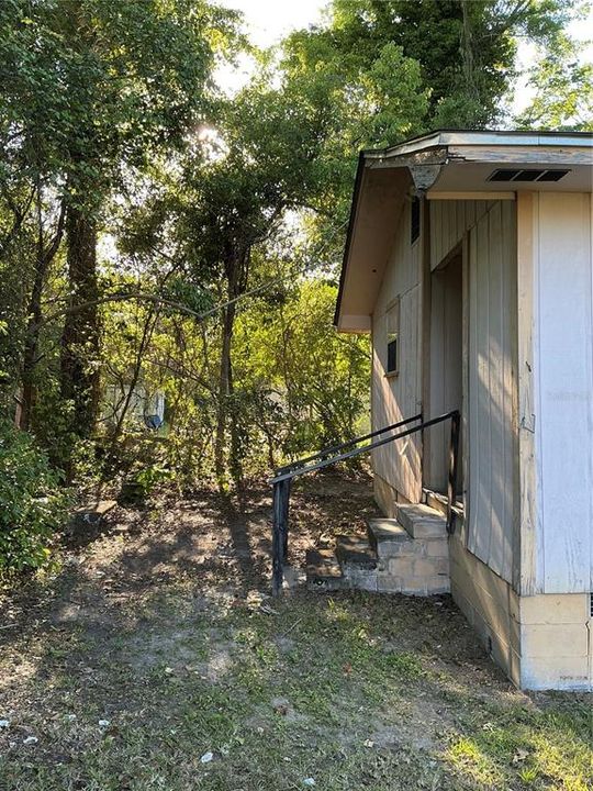 For Sale: $50,000 (2 beds, 1 baths, 716 Square Feet)