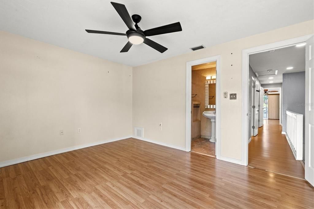 For Sale: $149,000 (3 beds, 2 baths, 1343 Square Feet)