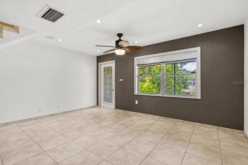 For Sale: $149,000 (3 beds, 2 baths, 1343 Square Feet)