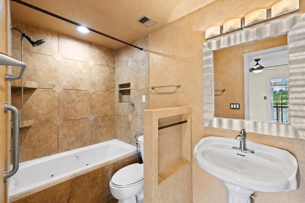 For Sale: $149,000 (3 beds, 2 baths, 1343 Square Feet)