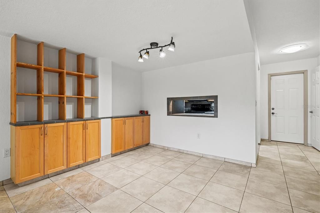 For Sale: $149,000 (3 beds, 2 baths, 1343 Square Feet)