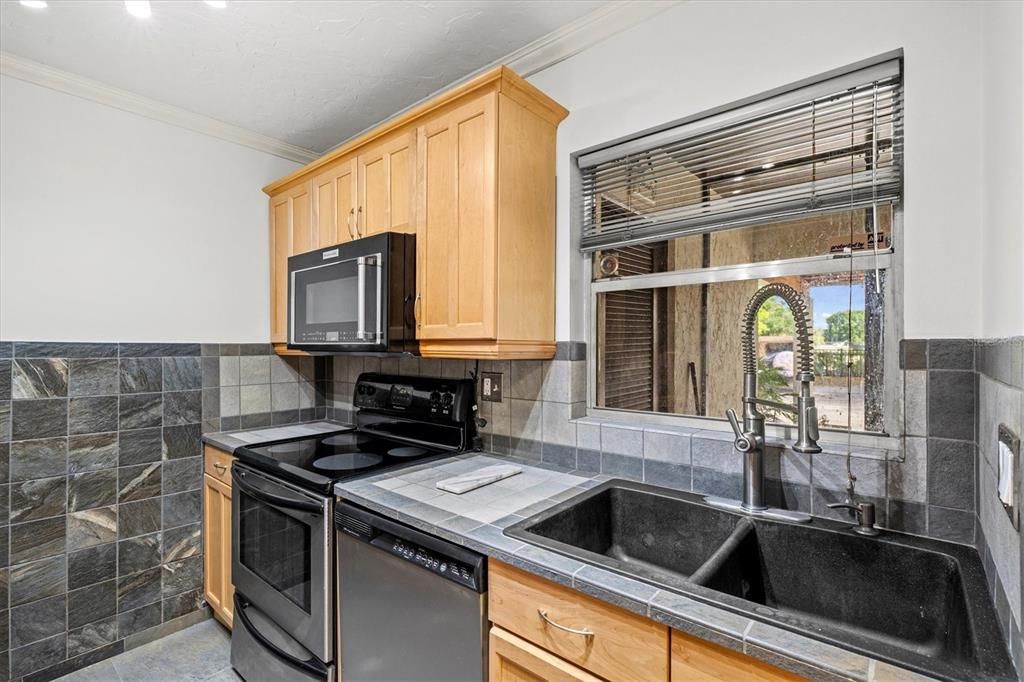 For Sale: $149,000 (3 beds, 2 baths, 1343 Square Feet)