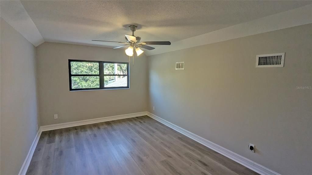 For Sale: $375,000 (4 beds, 2 baths, 1666 Square Feet)