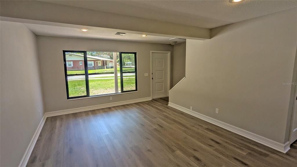 For Sale: $375,000 (4 beds, 2 baths, 1666 Square Feet)