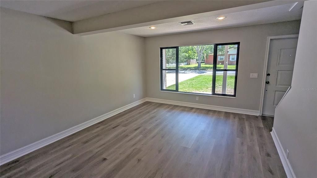 For Sale: $375,000 (4 beds, 2 baths, 1666 Square Feet)