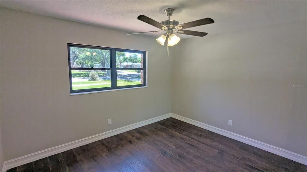 For Sale: $375,000 (4 beds, 2 baths, 1666 Square Feet)