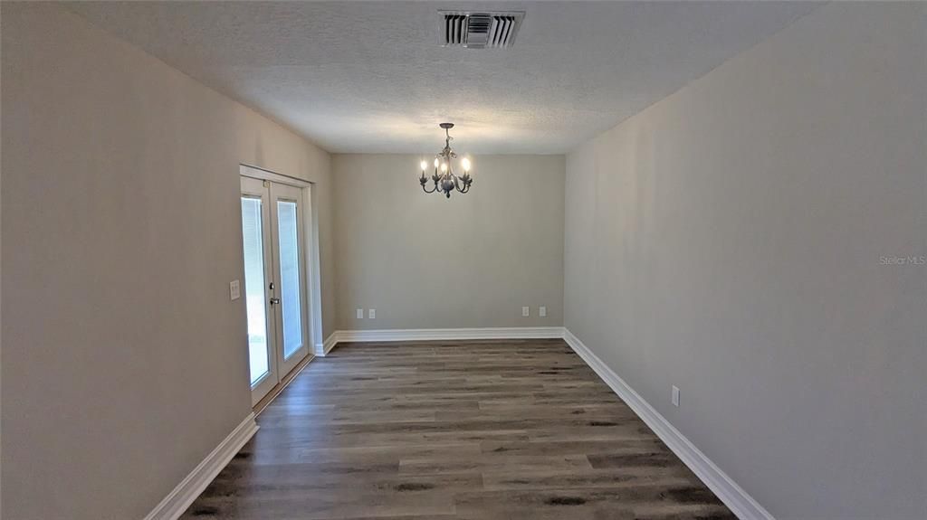 For Sale: $375,000 (4 beds, 2 baths, 1666 Square Feet)