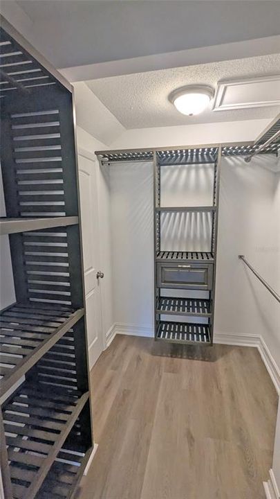 For Sale: $375,000 (4 beds, 2 baths, 1666 Square Feet)