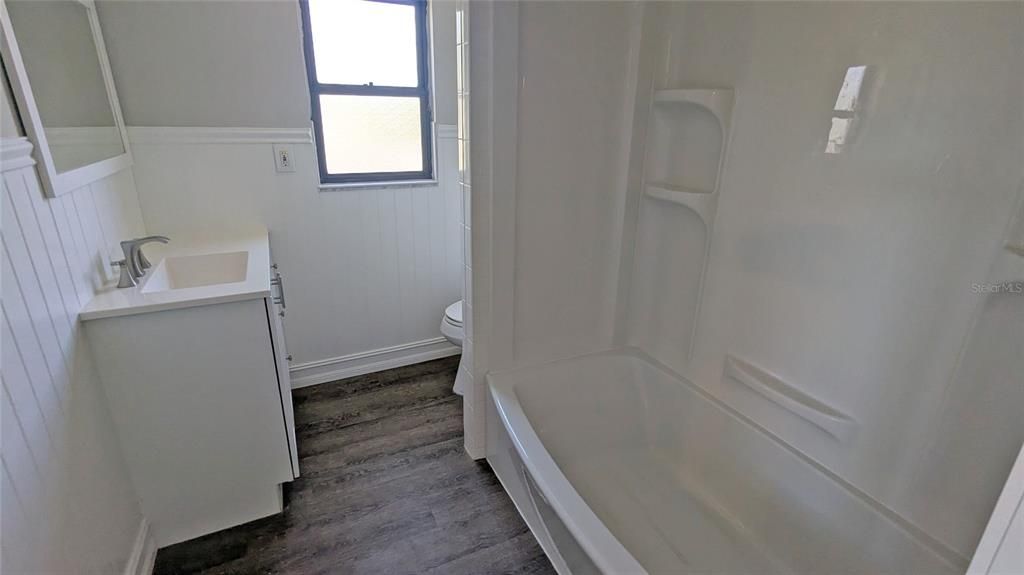 For Sale: $375,000 (4 beds, 2 baths, 1666 Square Feet)