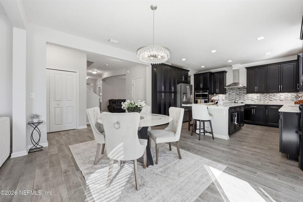 For Sale: $680,000 (5 beds, 4 baths, 3644 Square Feet)