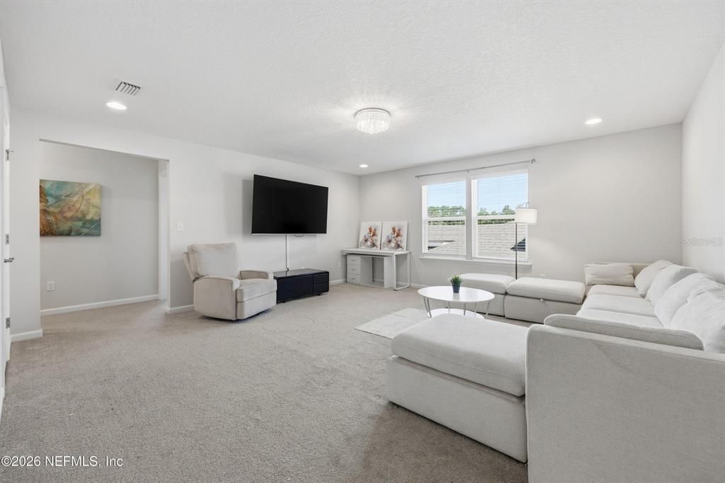For Sale: $680,000 (5 beds, 4 baths, 3644 Square Feet)
