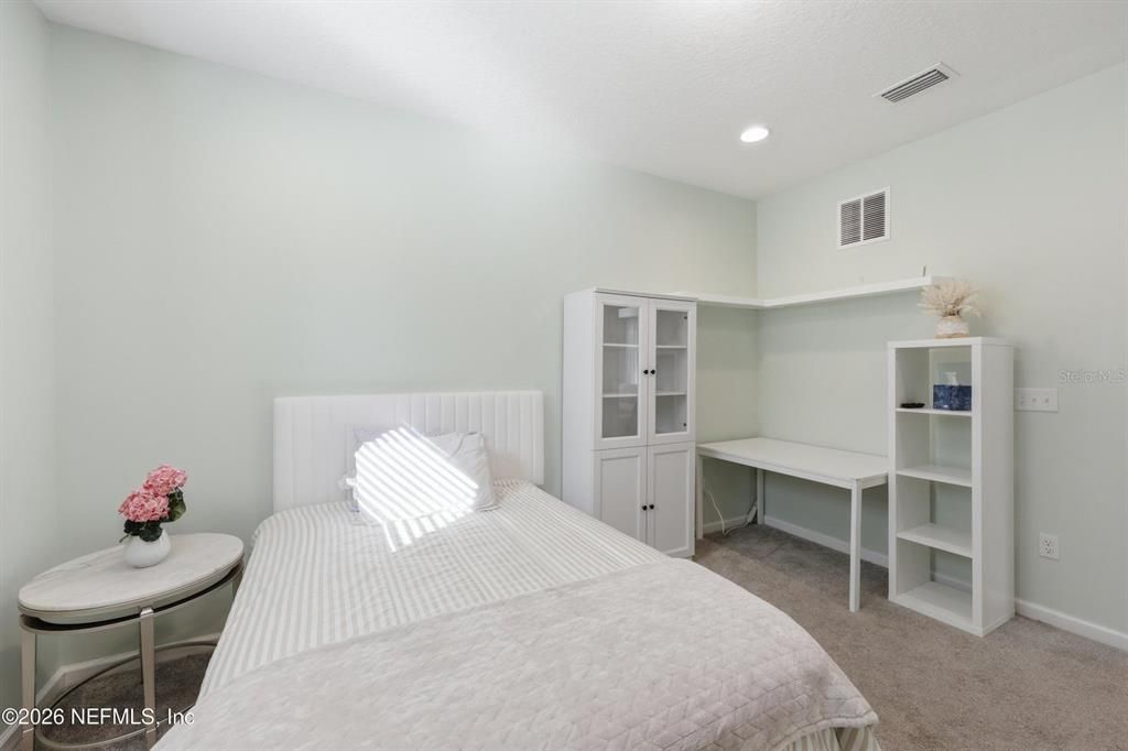 For Sale: $680,000 (5 beds, 4 baths, 3644 Square Feet)
