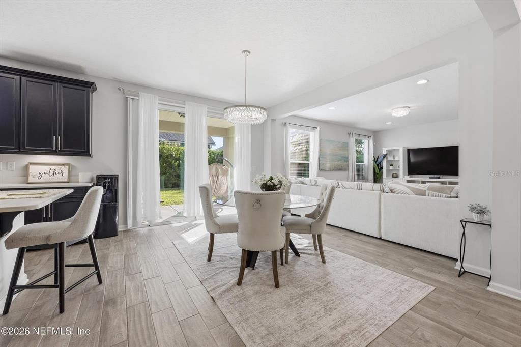 For Sale: $680,000 (5 beds, 4 baths, 3644 Square Feet)