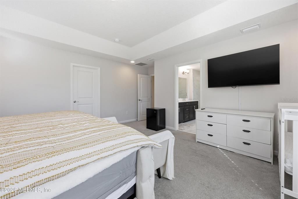 For Sale: $680,000 (5 beds, 4 baths, 3644 Square Feet)