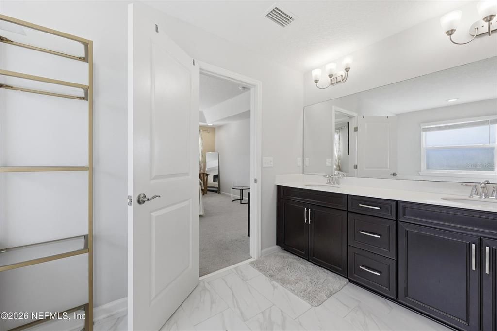 For Sale: $680,000 (5 beds, 4 baths, 3644 Square Feet)