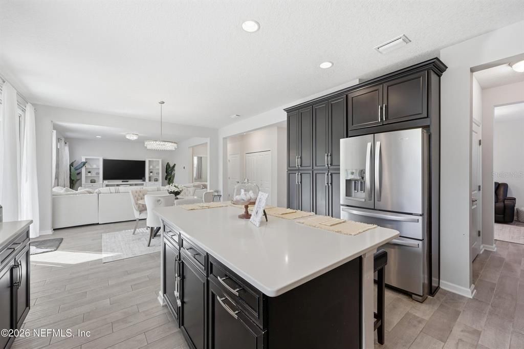 For Sale: $680,000 (5 beds, 4 baths, 3644 Square Feet)