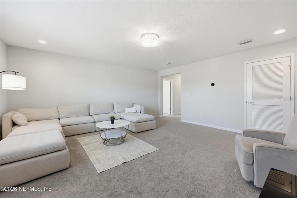 For Sale: $680,000 (5 beds, 4 baths, 3644 Square Feet)