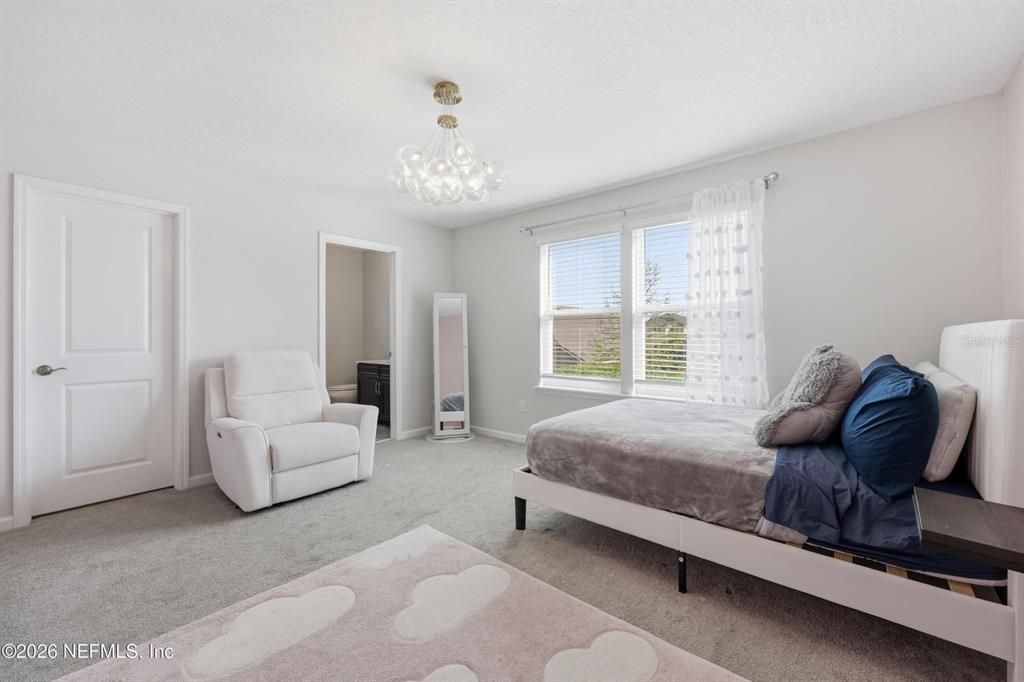 For Sale: $680,000 (5 beds, 4 baths, 3644 Square Feet)